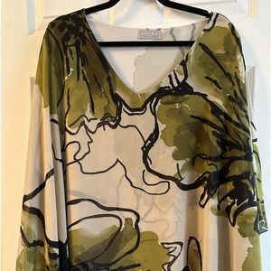 Laura plus poncho top